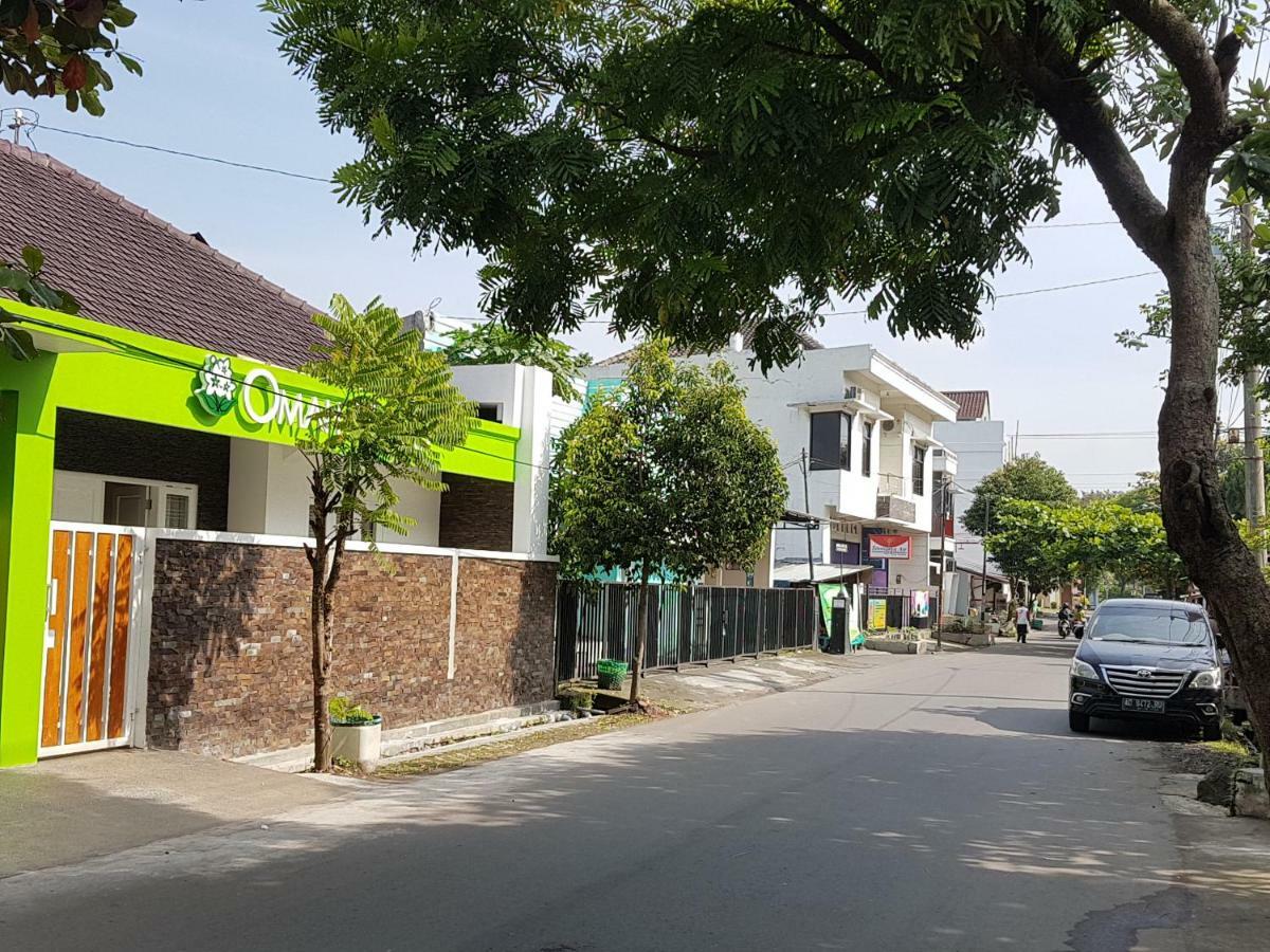 Omah Melati - Vacation Home Surakarta  Екстер'єр фото