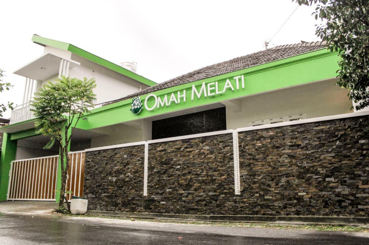 Omah Melati - Vacation Home Surakarta  Екстер'єр фото