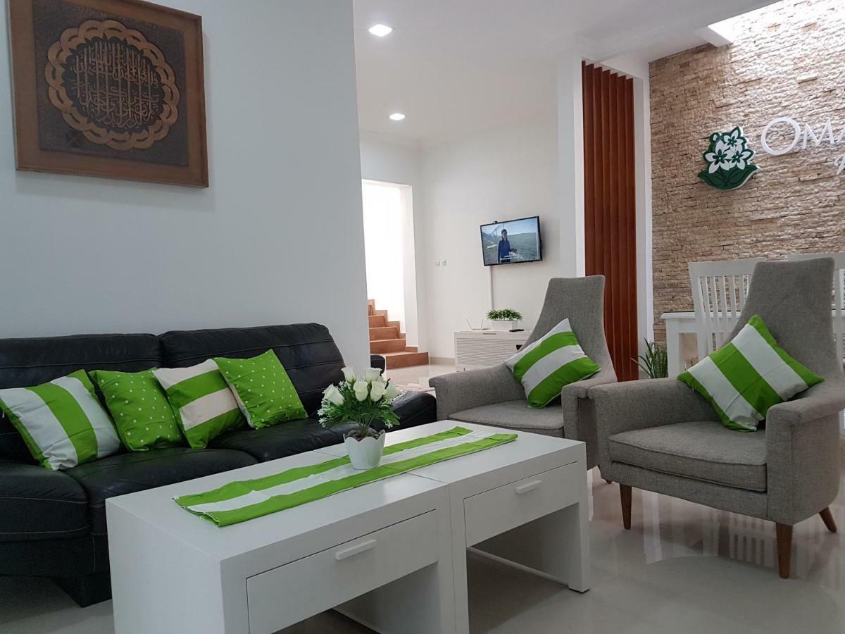 Omah Melati - Vacation Home Surakarta  Екстер'єр фото